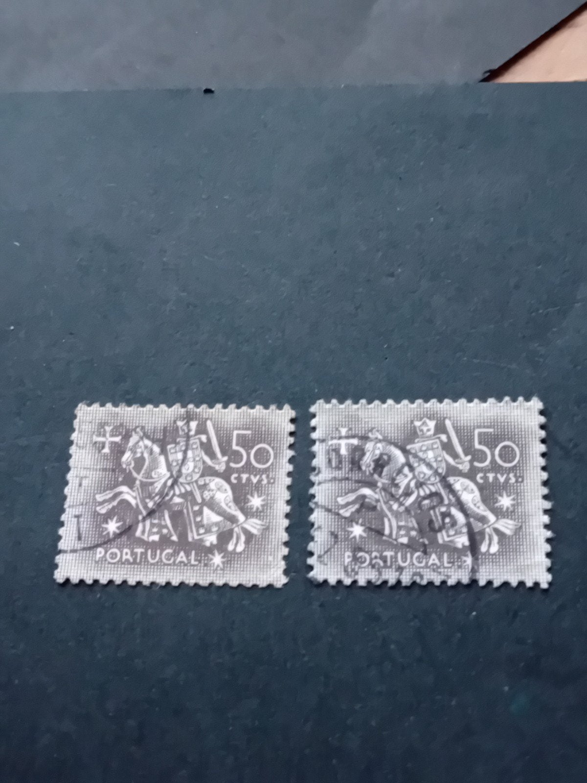Portugal postzegels 50 CTVS - ridder te paard (2 stuks), Ophalen of Verzenden, Portugal