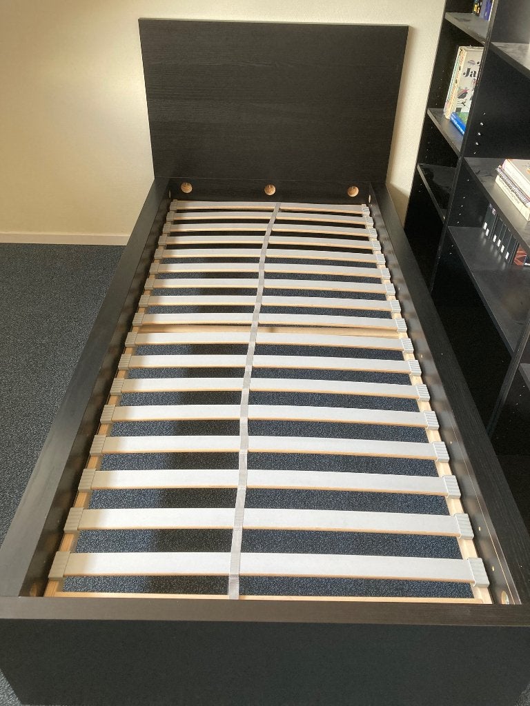 Zwart Ikea Malm bed 1 persoon. Afleveren mogelijk, Gebruikt, 90 cm, Eenpersoons, Zwart