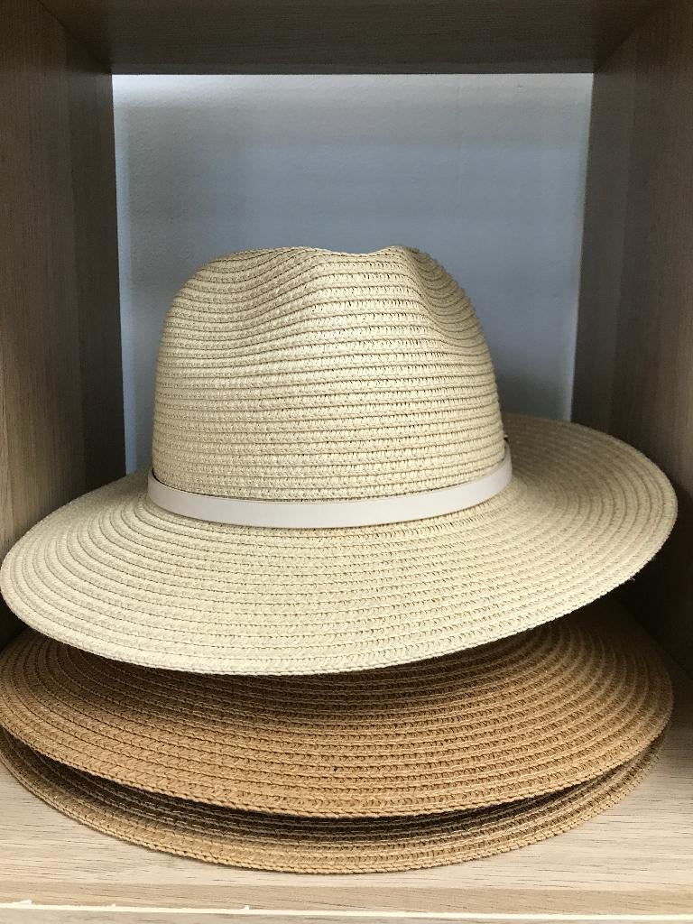 Nieuwe en tweedehands hoeden, Ophalen, Zo goed als nieuw, One size fits all