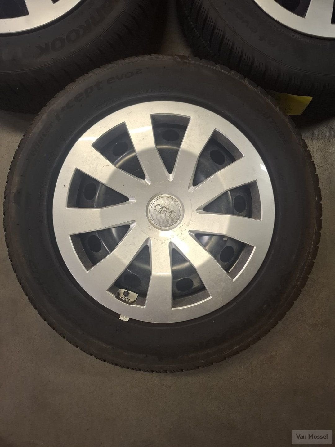 Audi A1 Hankook Winter I Cept EVO2 185/65/R15 92H, Auto-onderdelen, Banden en Velgen, Gebruikt, 15 inch, -, -