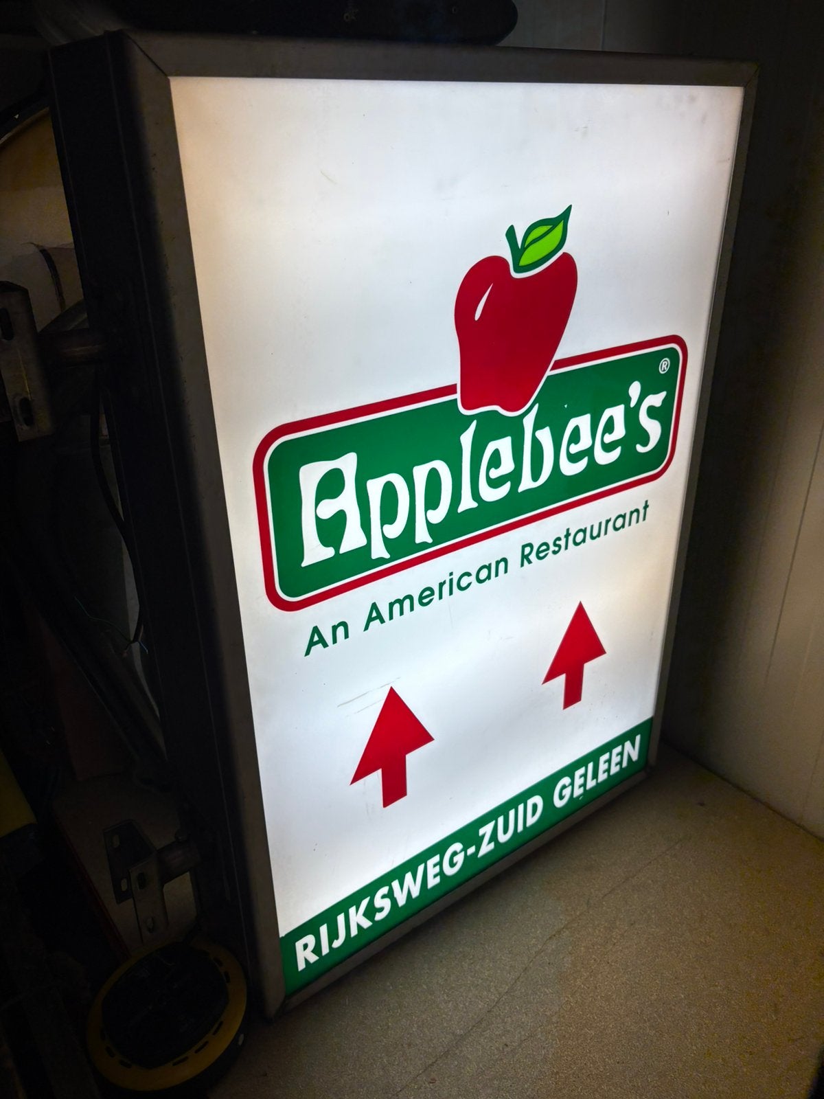 Applebee’s lichtbak, Ophalen, Zo goed als nieuw, Lichtbak of (neon) lamp