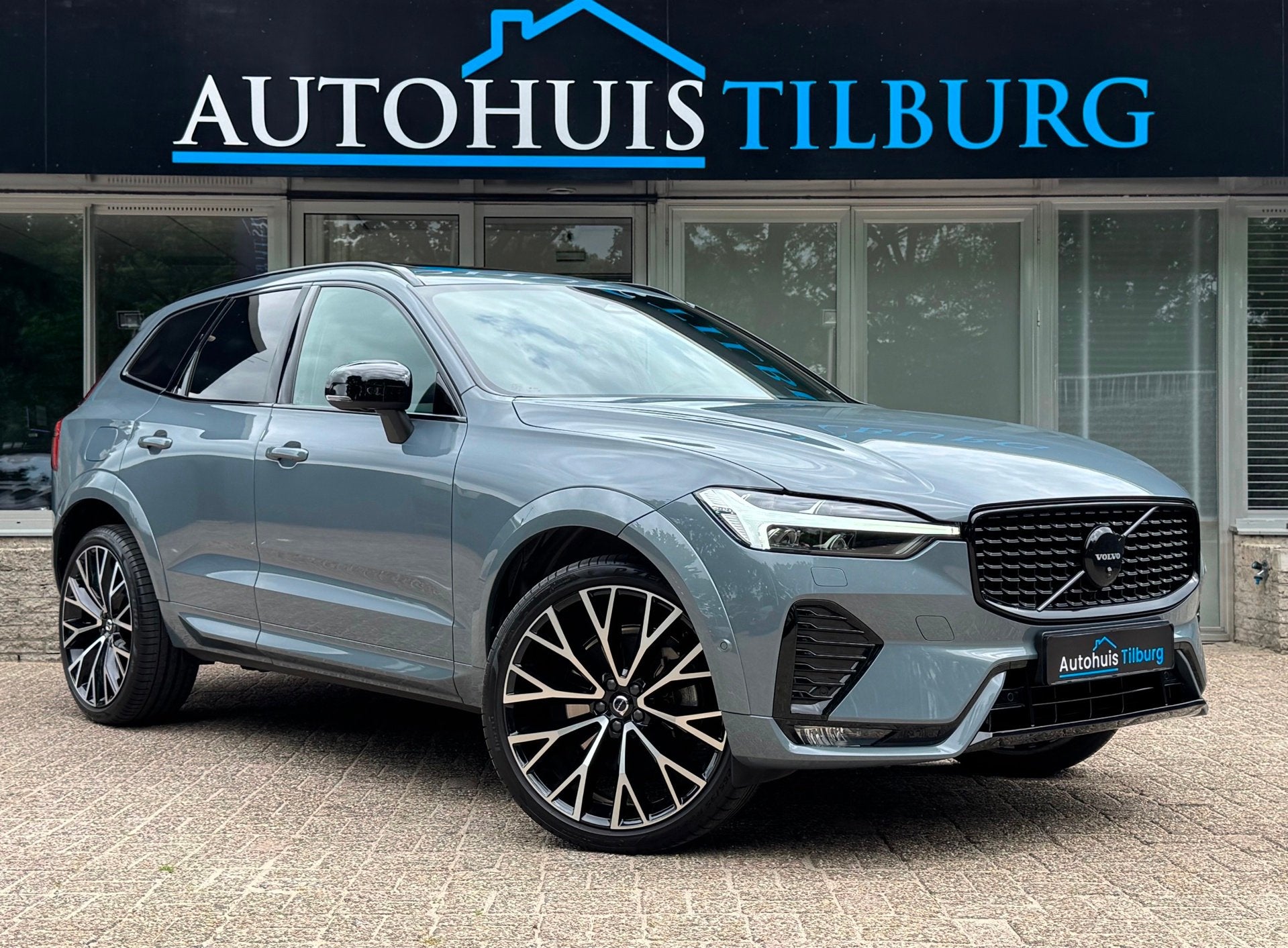 Volvo XC60 2.0 B5 R-Design Pano Google Massage 22 Inch, 4 cilinders, 1969 cc, Bedrijf, XC60
