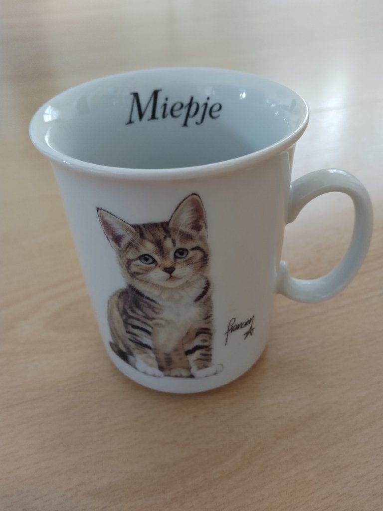 Mok Miepje - Franciens katten, Huis en Inrichting, Keuken | Servies, Overige merken, Zo goed als nieuw, Overige stijlen, Aardewerk