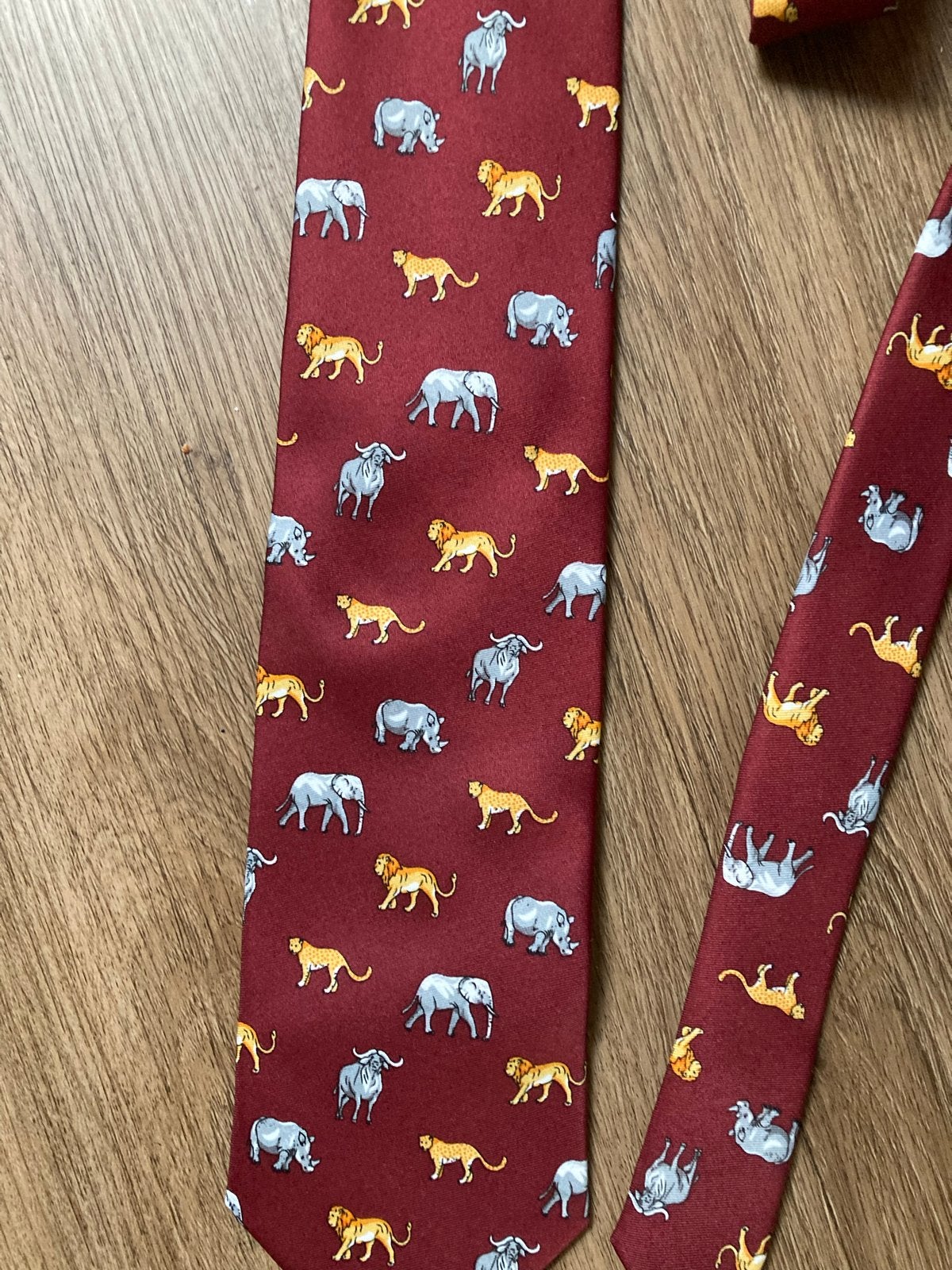 Into Africa stropdas met dierenprint, Ophalen of Verzenden, Zo goed als nieuw, Rood, Met patroon