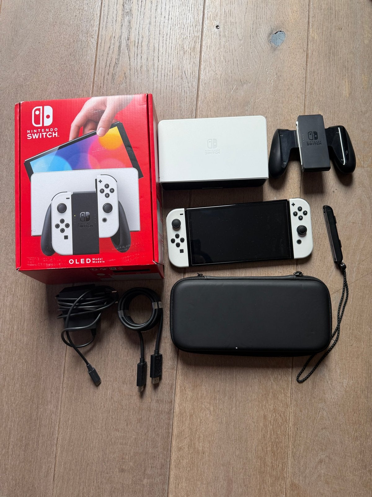 Nintendo Switch OLED met 512GB SD-kaart en accessoires, Switch OLED, Verzenden, Met 2 controllers, Zo goed als nieuw