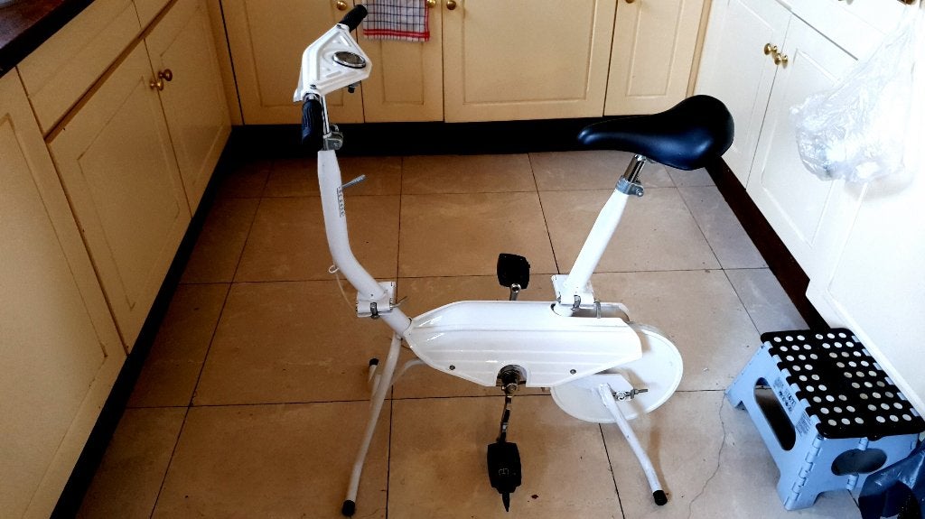 Opvouwbare Hometrainer kleur wit instelbare kracht amper, Ophalen, Gebruikt, Metaal, Hometrainer