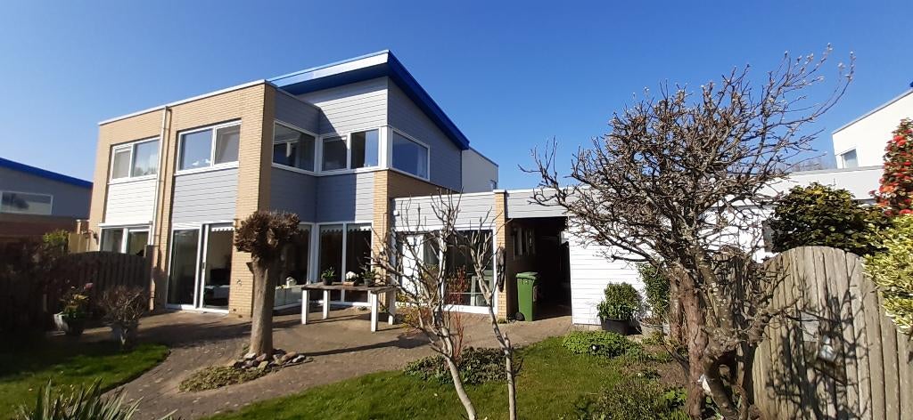 huis te koop, Huizen en Kamers, 200 tot 500 m², 144 m², 5 kamers, Flevoland
