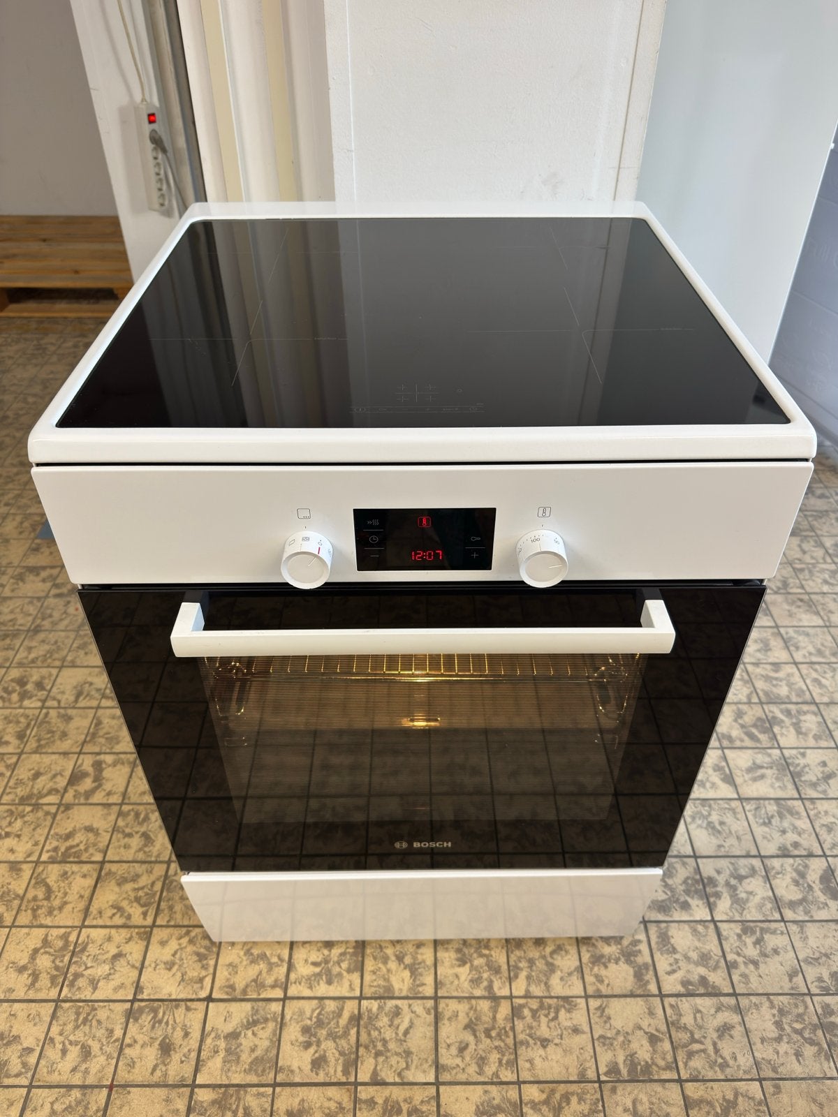 Bosch Inductie Fornuis 60x85cm met Elektrische Oven, Ophalen of Verzenden, Zo goed als nieuw, Inductie, 85 tot 90 cm