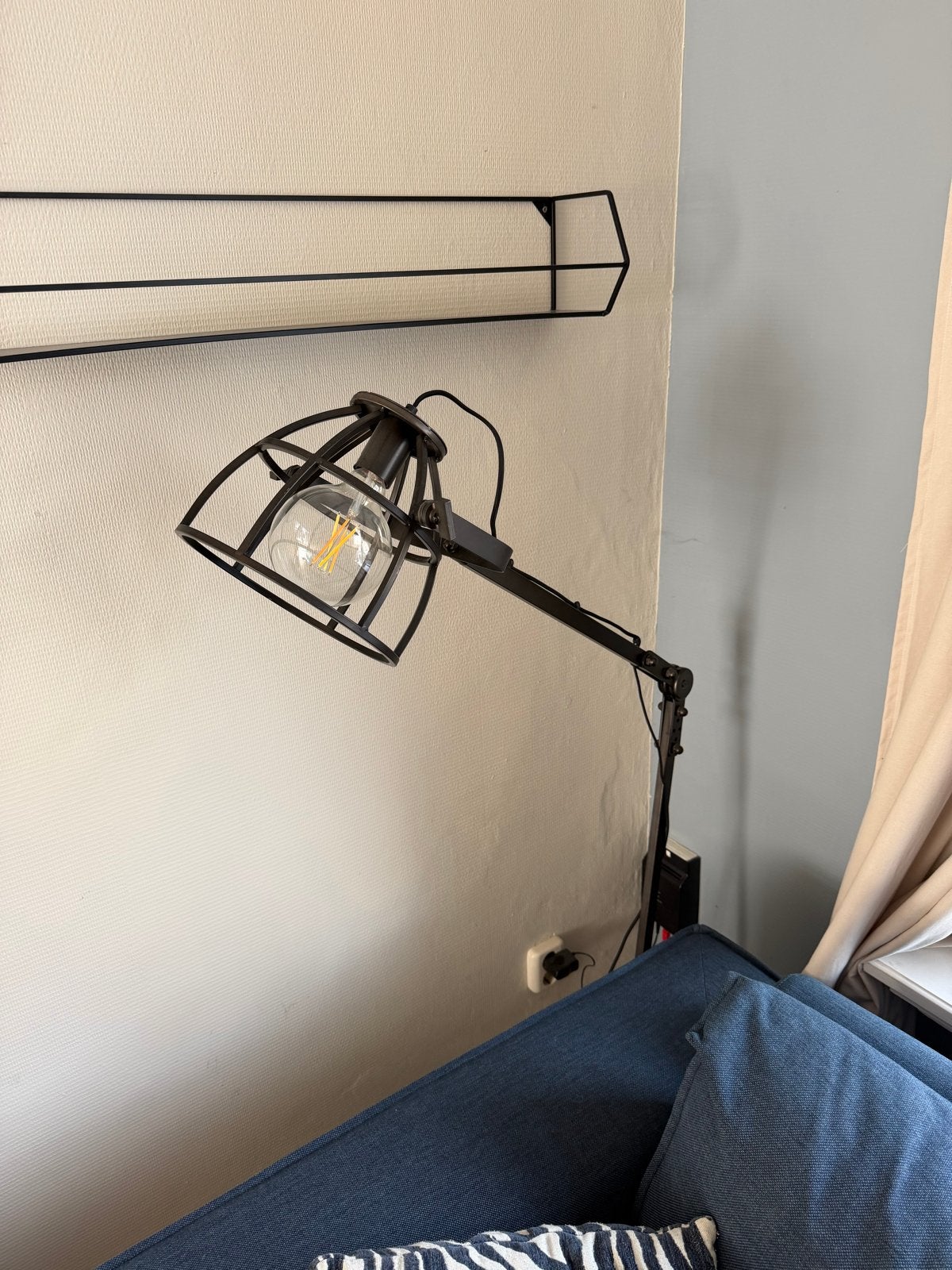 Industriële zwarte staande lamp, Ophalen, Zo goed als nieuw, Metaal, 150 tot 200 cm