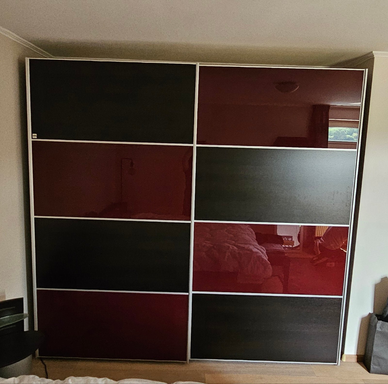 Slaapkamer mahonie/bordeauxrood/aluminium, Ophalen, Gebruikt