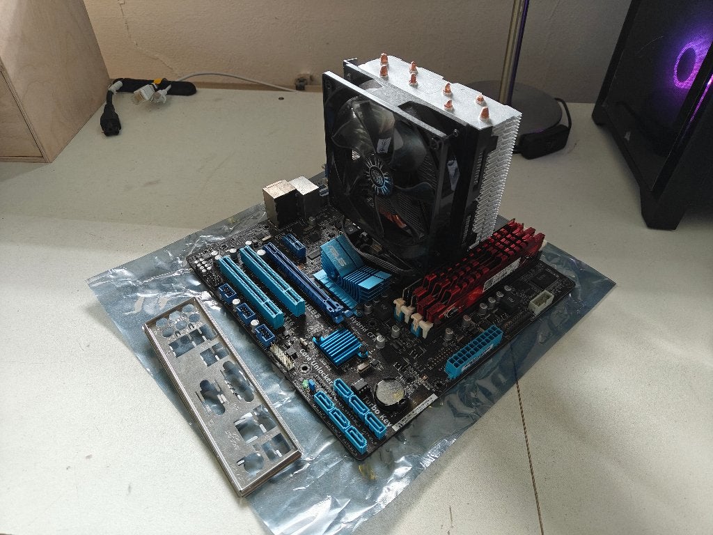 AMD 8120 Cpu met 24GB ram en Asus M5A78L-M/USB3 moederbord, DDR3, Ophalen of Verzenden, Micro-ATX, AMD