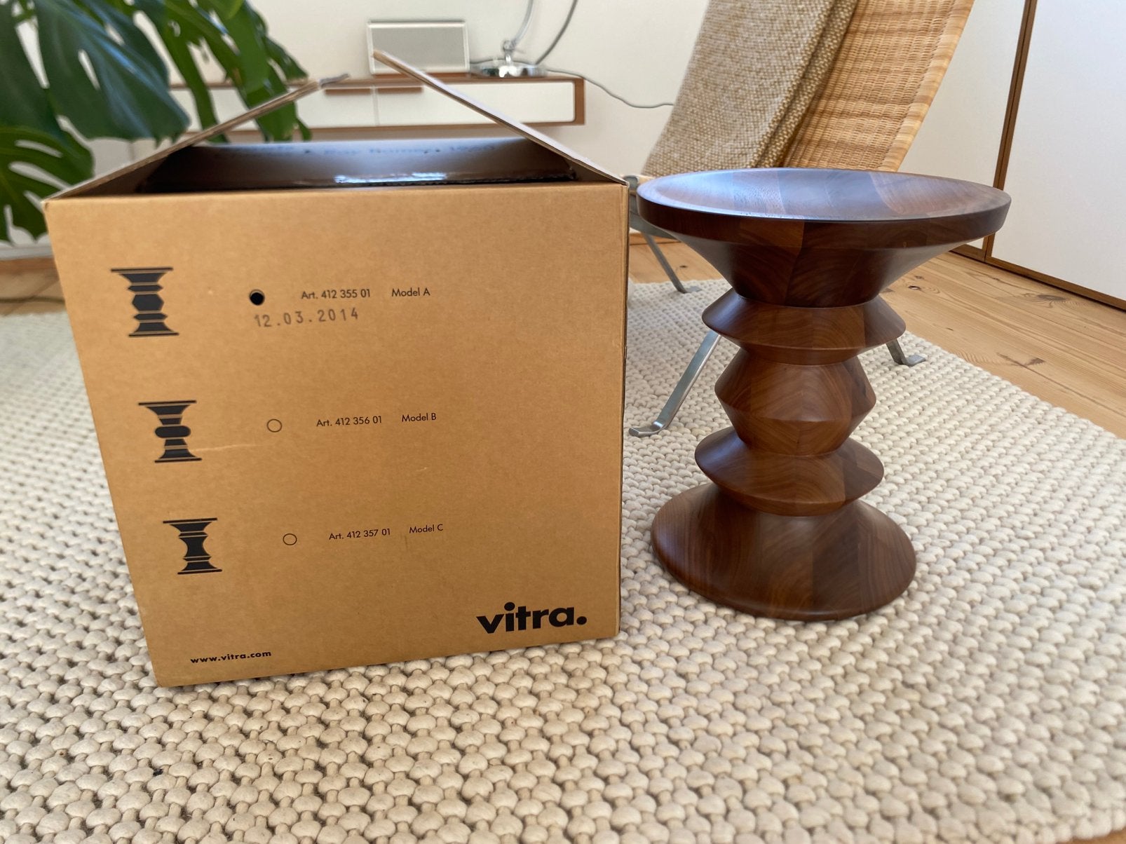 VERKOCHT New Old Stock (NOS) stools A VITRA Eames uit 2014, Huis en Inrichting, Tafels | Bijzettafels, Nieuw, Ophalen of Verzenden