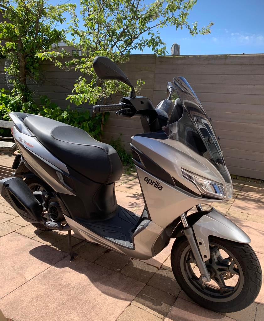 Aprilia brommer scouter SXR 50 bj 2024, Ophalen, Zo goed als nieuw, Benzine, Overige modellen
