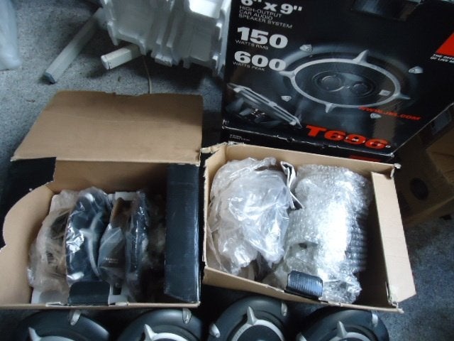 TE KOOP JBL T696 SPECIAL EDION 600 WATT PEAK 150 WATT RMS, Auto diversen, Autospeakers, Ophalen, Nieuw