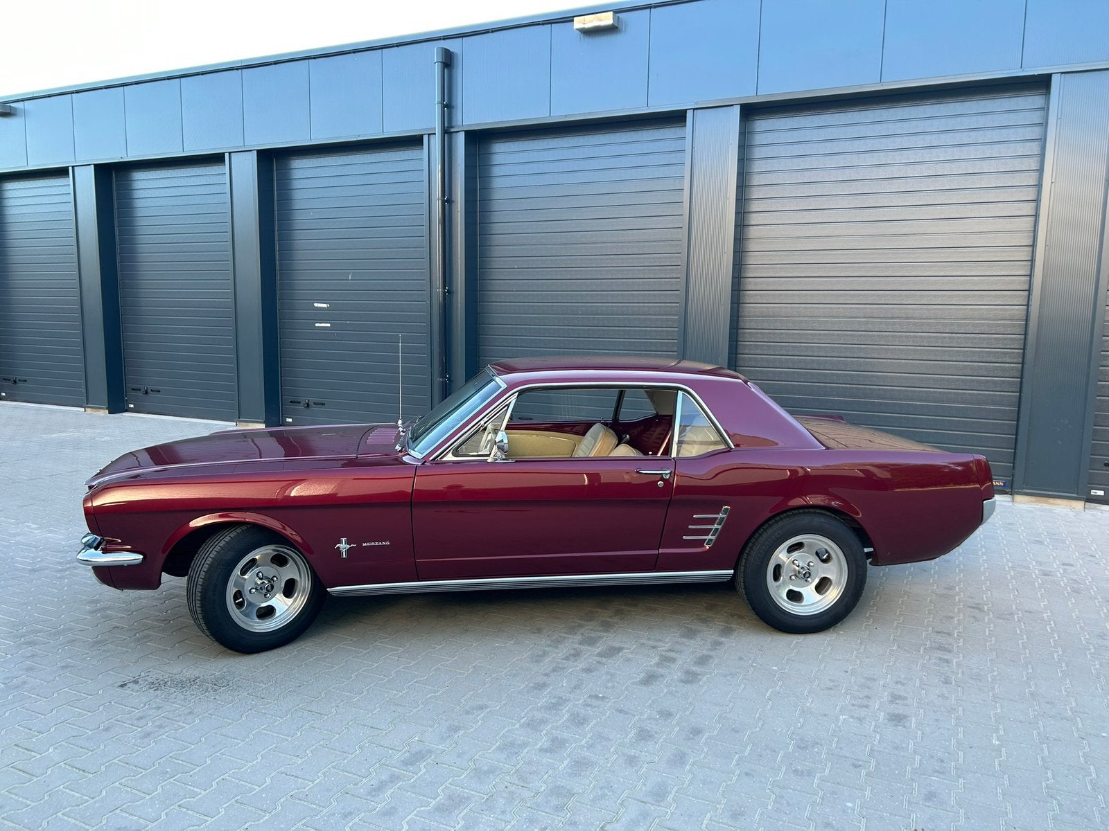 Ford Mustang Coupe 1966 ( bieden vanaf € 25000), Auto's, 1210 kg, Origineel Nederlands, Particulier, Rood