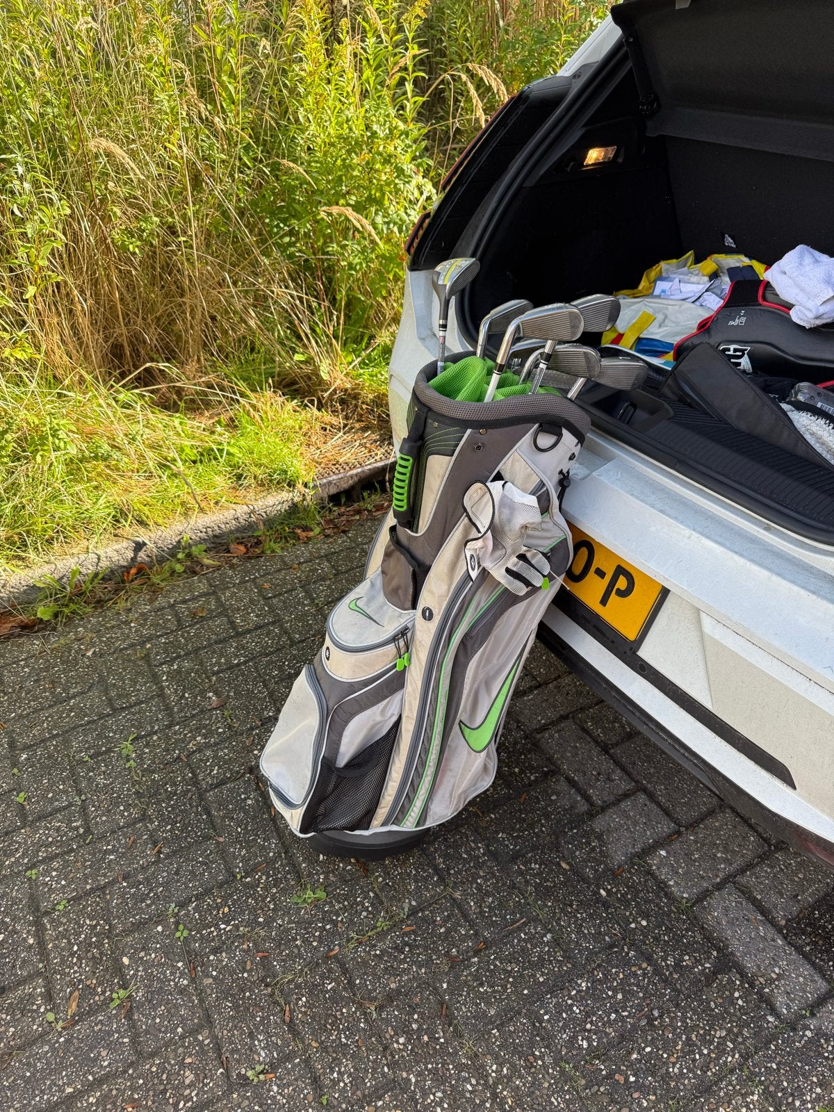 Complete Golfset: Nike Tas & Wilson D200 / IJzerset, Sport en Fitness, Ophalen of Verzenden, Gebruikt, Set, Overige merken