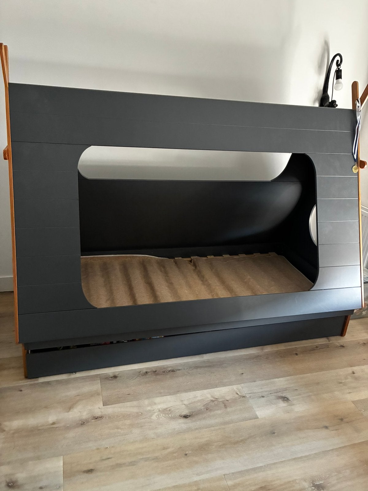WOOOD Tipi Tentbed / Kinderbed (Grijs) met Grote Opberglade!, Ophalen, 85 tot 100 cm, Zo goed als nieuw, Lattenbodem