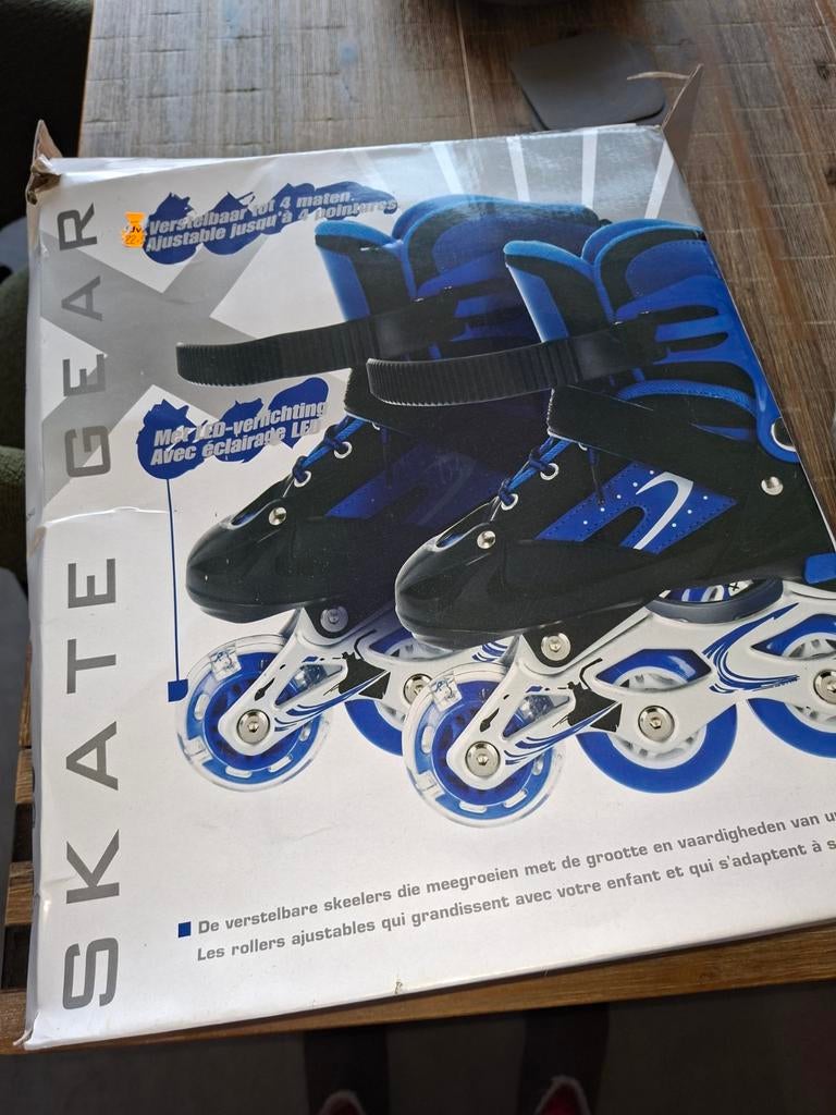 NIEUW! Verstelbare inline skates met LED-verlichting, Verstelbaar, Kinderen, Nieuw, Inline skates 4 wielen