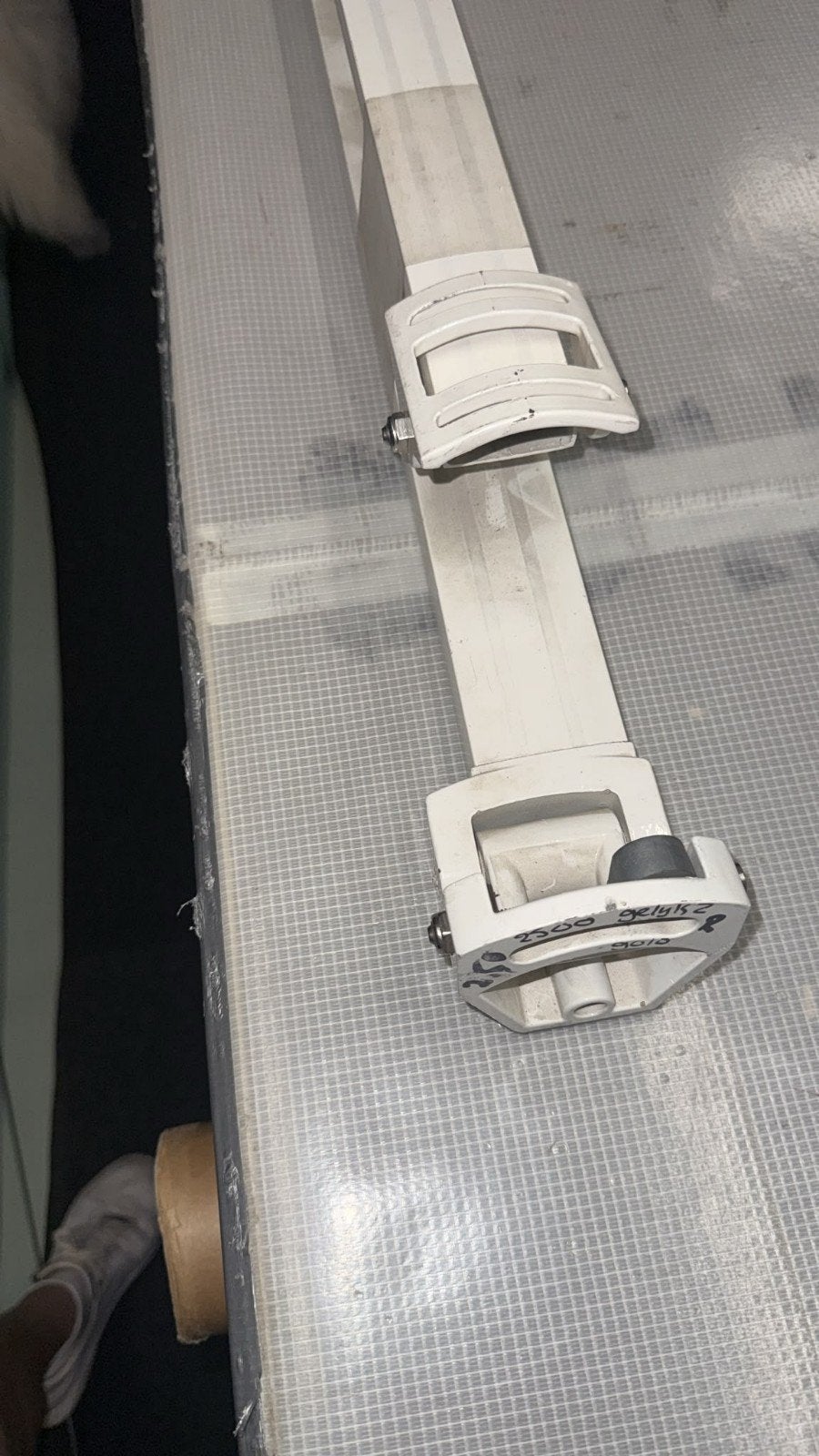Knikarm rechts voor zonnescherm - Gebruikt, Tuin en Terras, Ophalen, Gebruikt, Minder dan 250 cm, Knikarmscherm