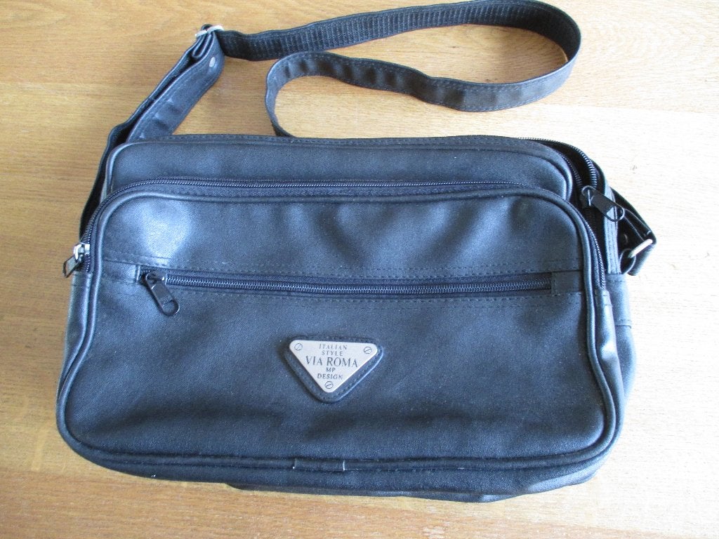 Reistas voor reisdocumenten, Gebruikt, Zwart, Minder dan 35 cm, Minder dan 20 cm