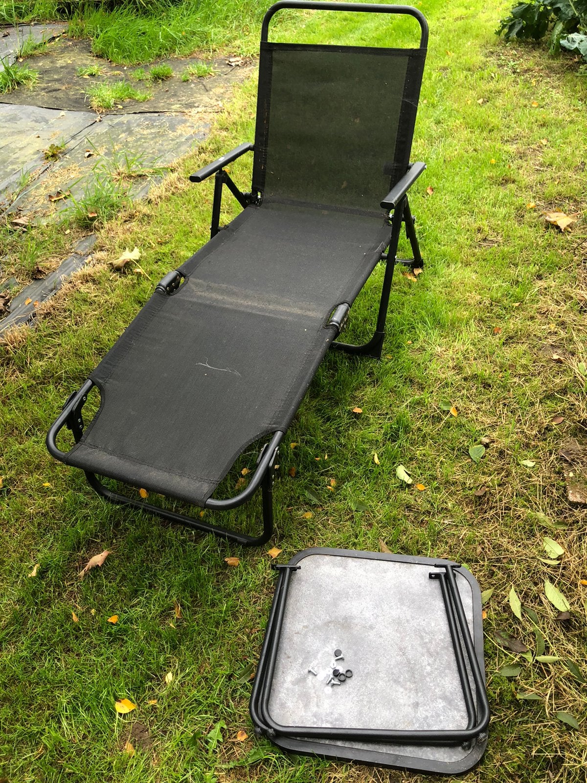 Gratis 2 ligbedden en tafeltje, Tuin en Terras, Ophalen, Gebruikt, Aluminium