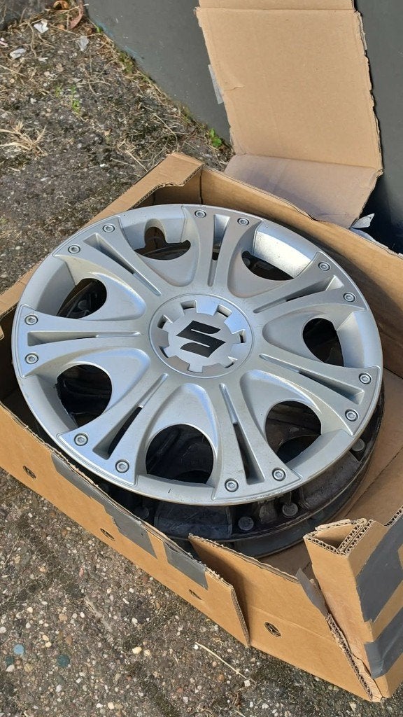 14" Suzuki 14" wieldoppen, Ophalen of Verzenden, Gebruikt