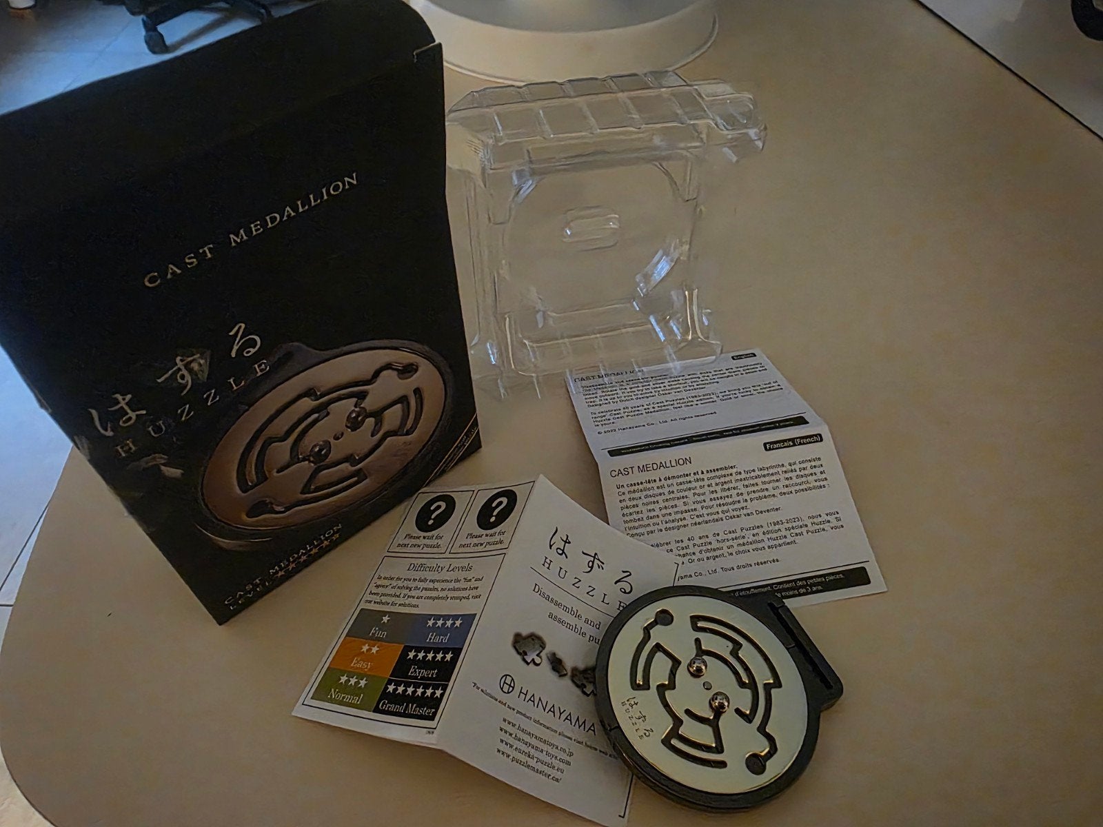 Hanayama Huzzle puzzle cast medallion 6*, Hobby en Vrije tijd, Denksport en Puzzels, Ophalen of Verzenden, Zo goed als nieuw, Overige typen