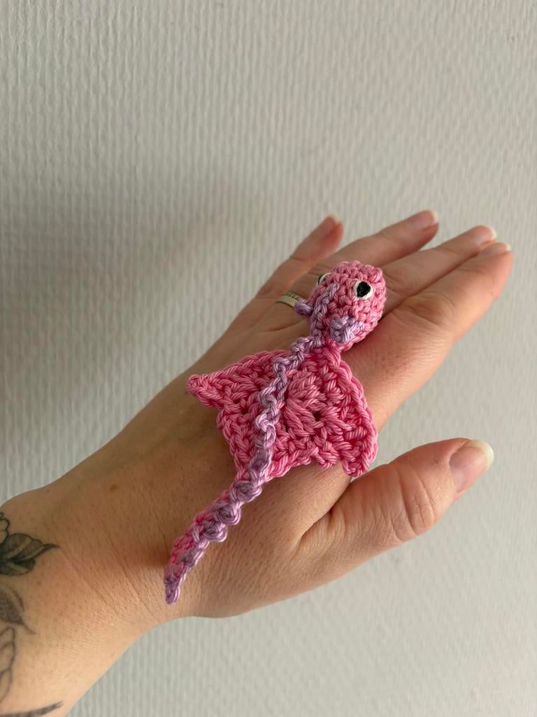 Gehaakt draakje sleutelhanger roze, Ophalen of Verzenden, Nieuw, Knuffel of Figuurtje