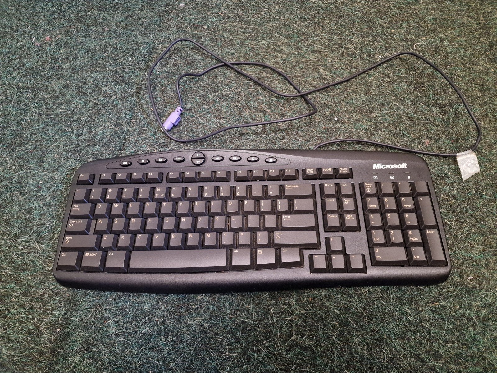 Microsoft RT2300 Wired Keyboard 500 PS/2 - Gebruikt, Computers en Software, Gebruikt, Ophalen of Verzenden, Qwerty, Numeriek gedeelte