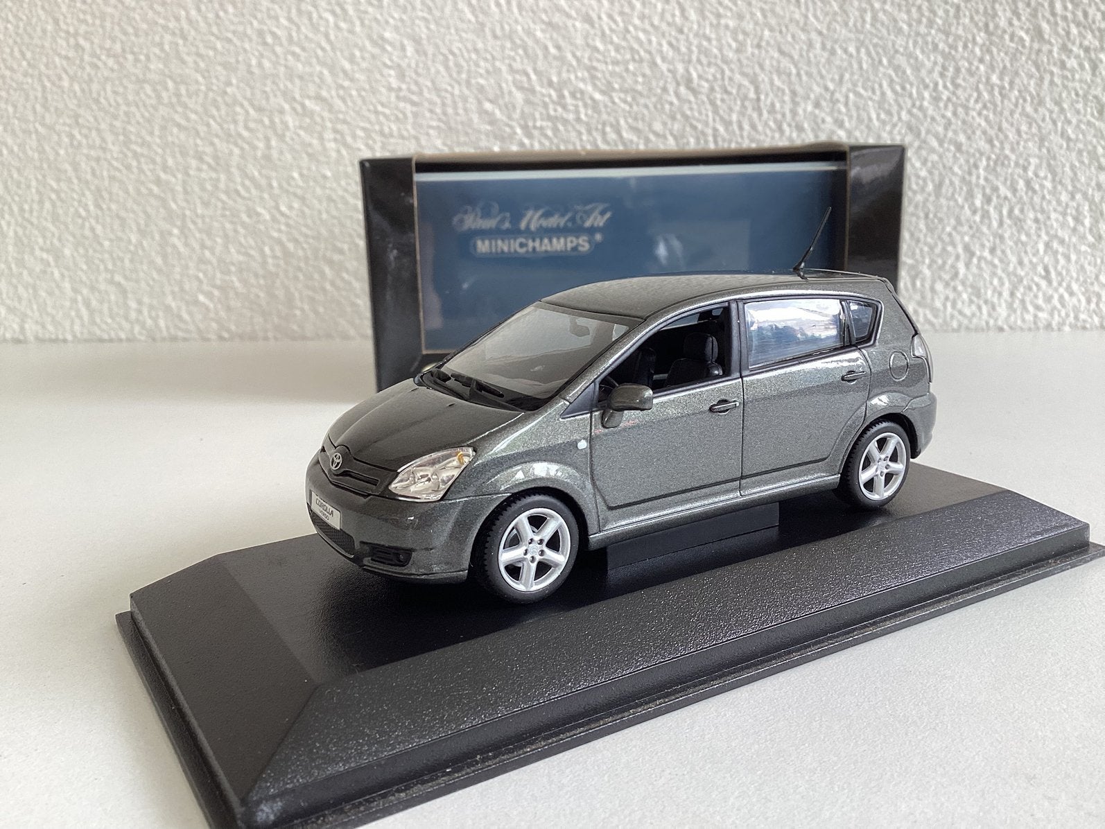 Toyota (Corolla) Verso 2004-2009 1:43 Minichamps Nieuwstaat, Ophalen of Verzenden, Nieuw, Auto, MiniChamps