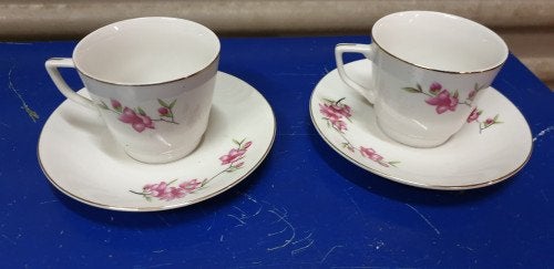 kop en schotel met bloem, Huis en Inrichting, Ophalen of Verzenden, 'T Olde Gre-j, Info@toldegrej.nl, Endepoelstraat 20f Didam