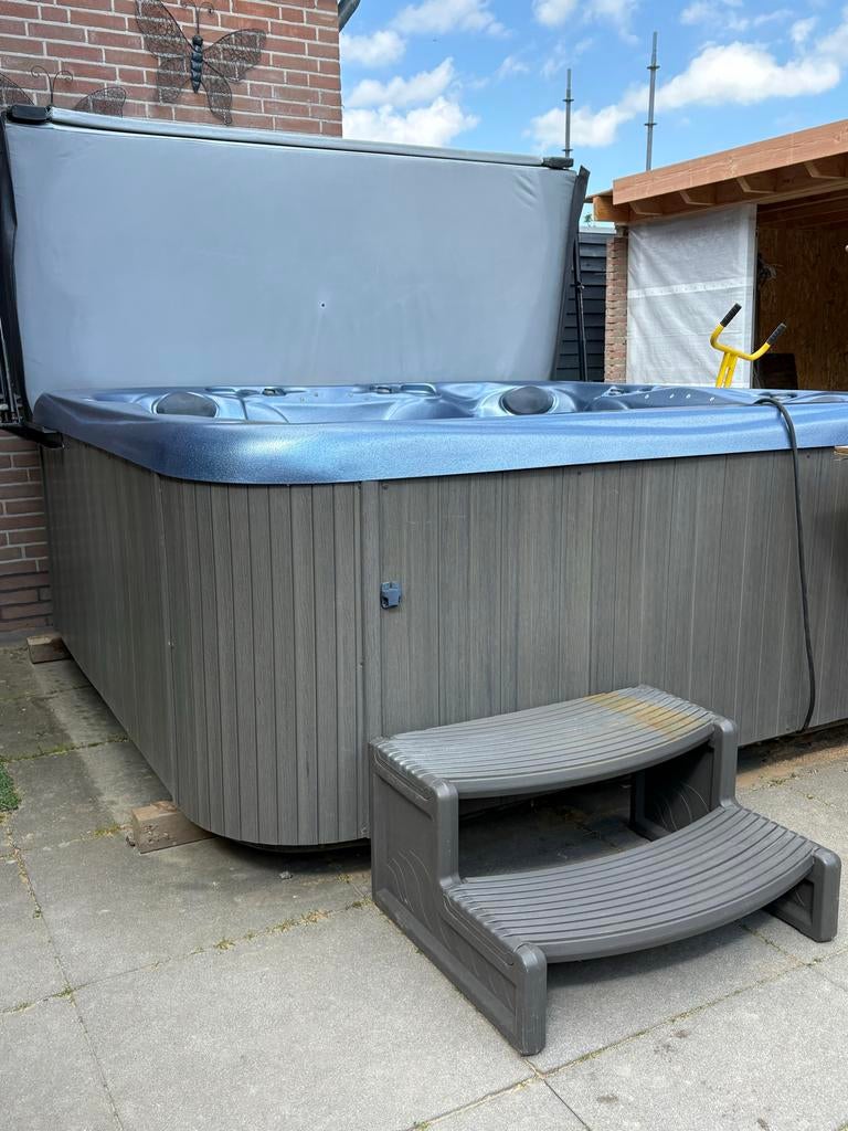 Jacuzzi 5 persoons met afdekcover en trap, Ophalen, Gebruikt