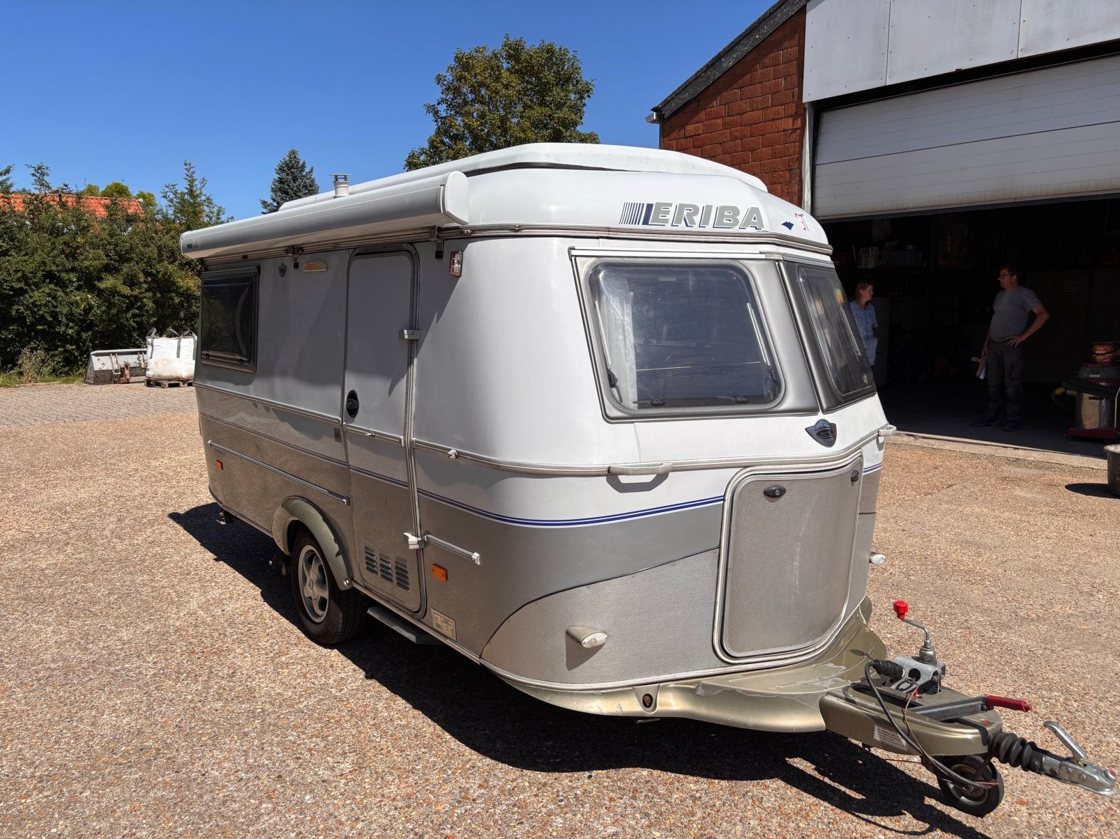 Eriba Touring GT 410 met Thule cassetteluifel, nieuw model, Caravans en Kamperen, Standaardzit, Schokbreker, Particulier, 4 tot 5 meter