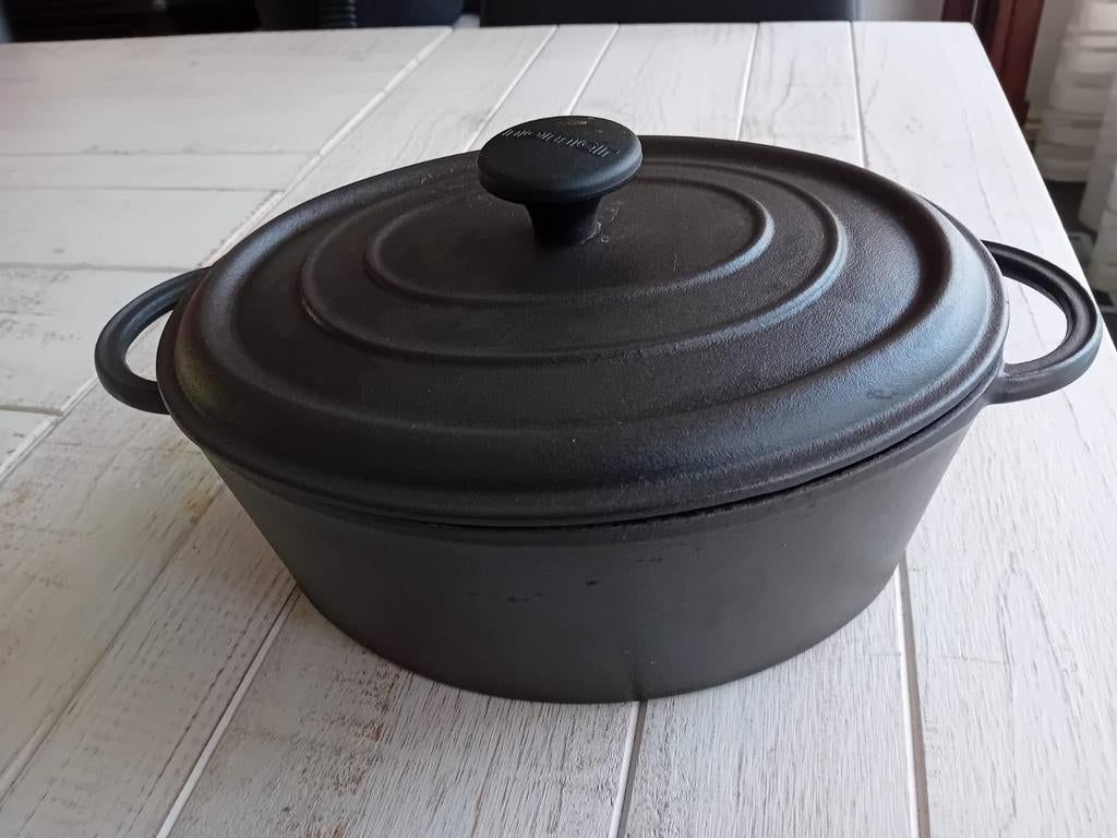 Nomar ( Staub) gietijzeren pan braadpan 27 cm ovaal., Ophalen of Verzenden, Zo goed als nieuw, Gietijzer, Koekenpan of Braadpan