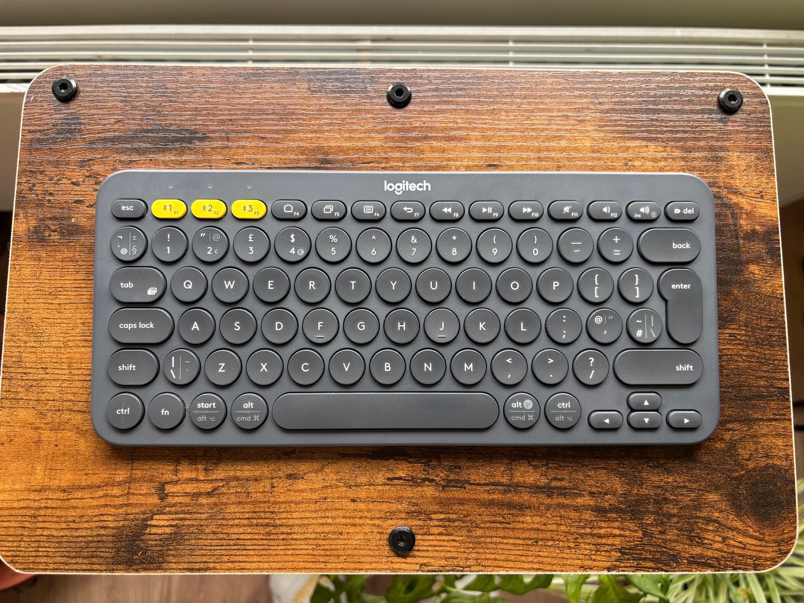 Logitech K380 Bluetooth Keyboard, Multi-device, Ophalen of Verzenden, Zo goed als nieuw, Draadloos