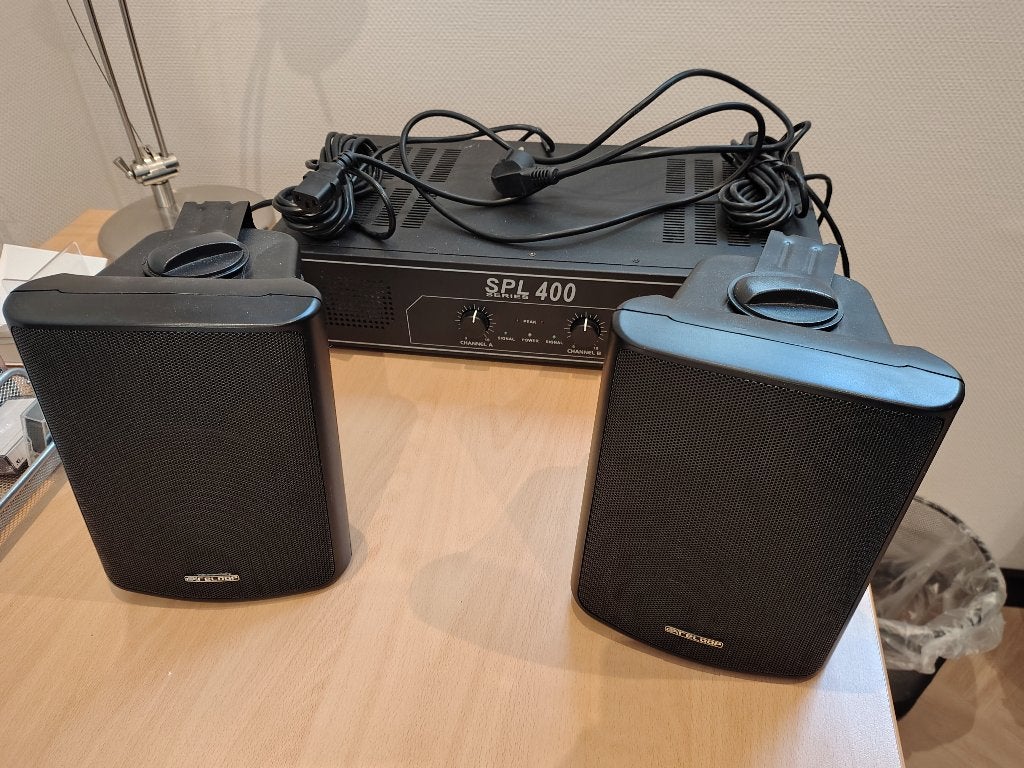 Skytec SPL 400 versterker met 2 luidsprekers in nieuwstaat, Ophalen, Zo goed als nieuw, Minder dan 500 watt, P.A.