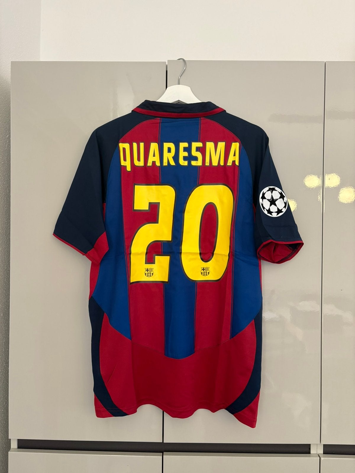 Barcelona 03/04 quaresma maat M, Sport en Fitness, Voetbal, Ophalen of Verzenden, Nieuw, Shirt