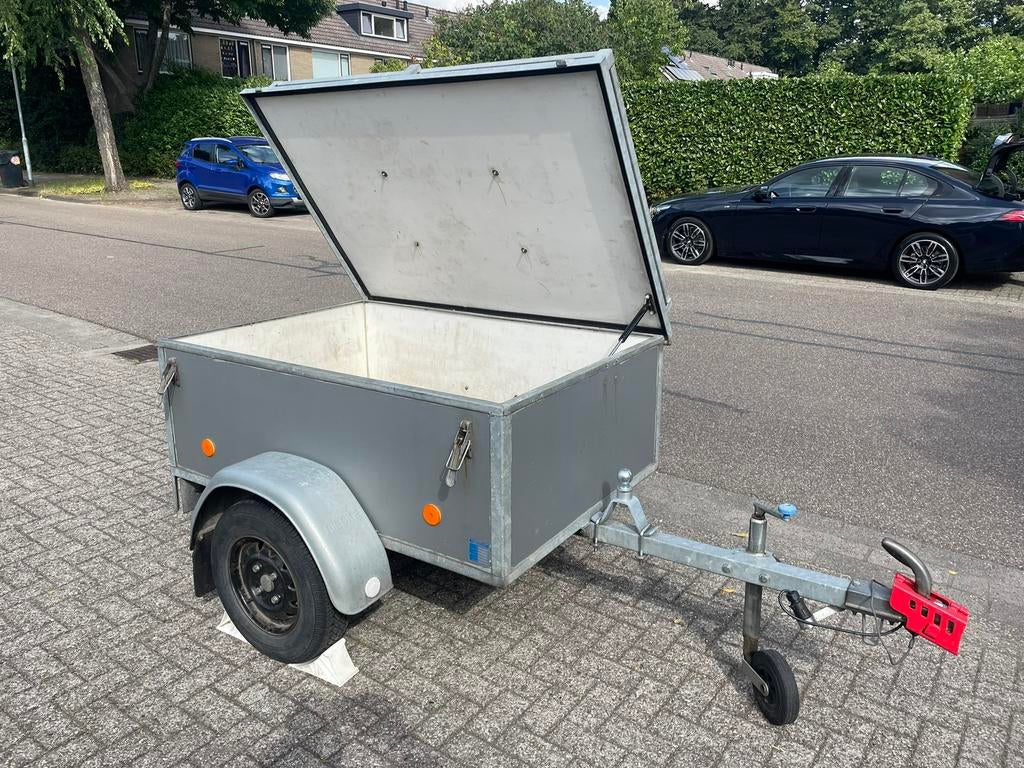 Rieske bagagewagen met imperiaal gesloten aanhanger ongeremd, Ophalen, Gebruikt
