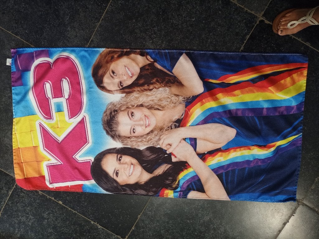 Origineel K3 strandlaken, badhanddoek ZGAN 68*132 cm, Ophalen of Verzenden, Zo goed als nieuw