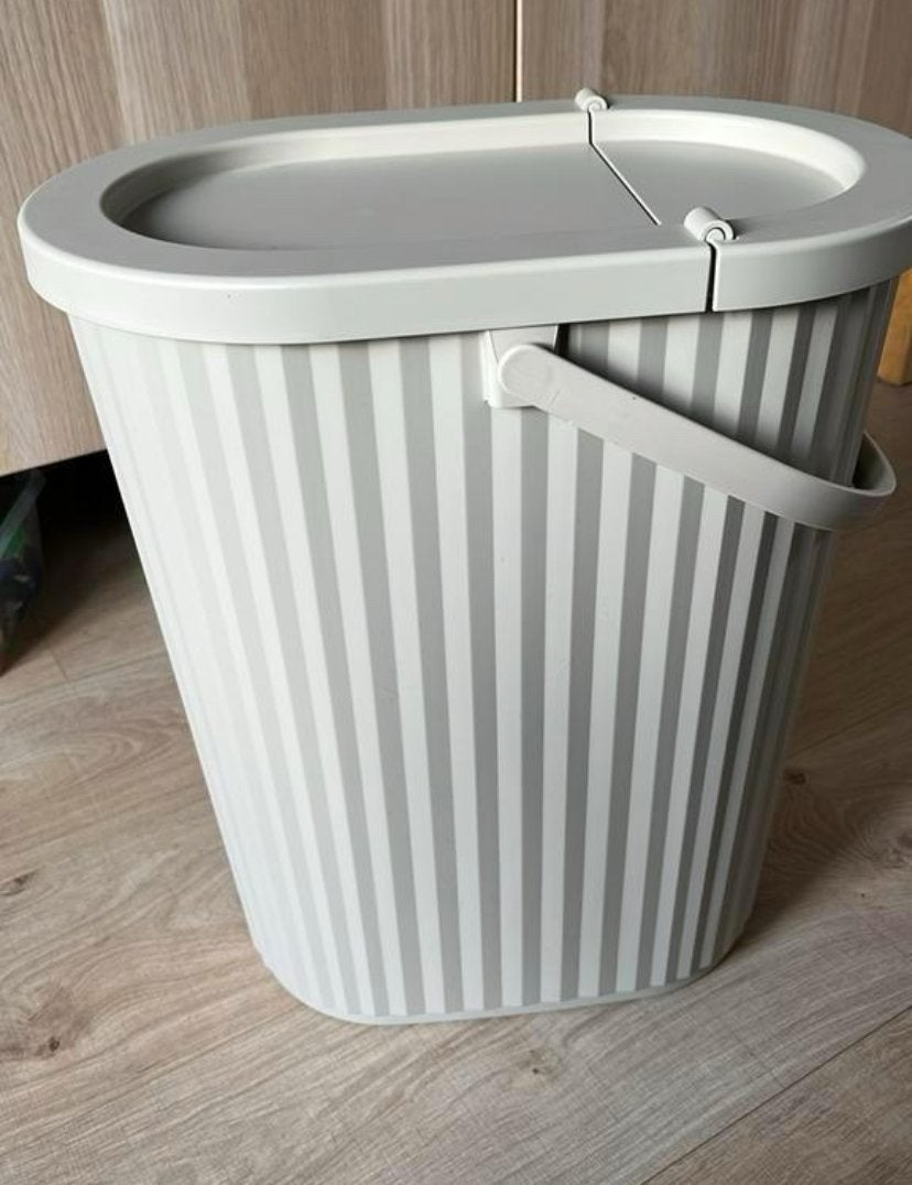 IKEA HÅLLBAR Afvalemmer met deksel, lichtgrijs, 22 liter, 50 – 75, Kunststof, Gebruikt, Ophalen of Verzenden