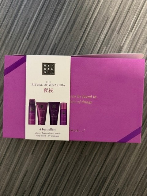 Rituals Yozakura giftset S shower gel paste body cream shamp, Sieraden, Tassen en Uiterlijk, Ophalen of Verzenden, Nieuw, Bad & Douche