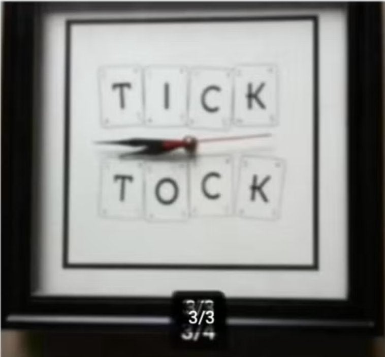 Klok tic toc wit L 32 cm Br 32 cm, Ophalen of Verzenden, Zo goed als nieuw, Analoog, Staande klok