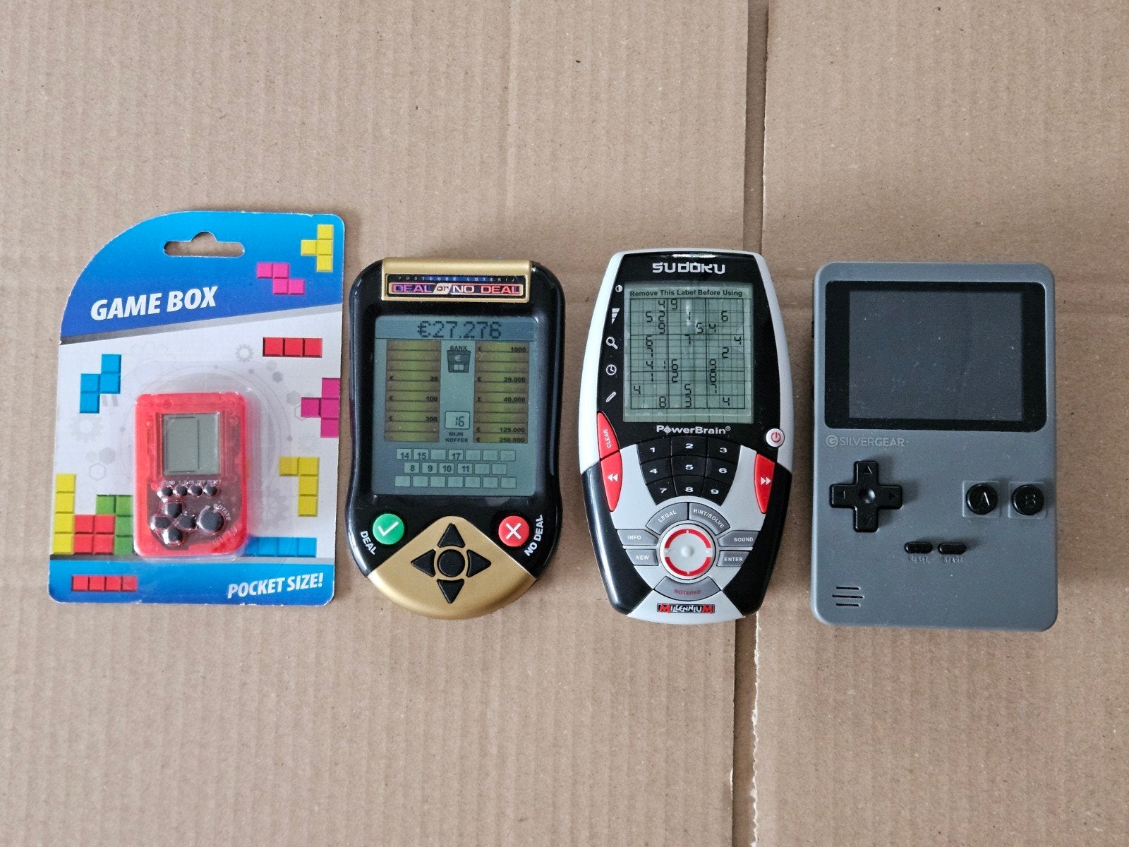 4 klassieke retro games in zeer goede staat, Puzzel en Educatief, Ophalen of Verzenden, Zo goed als nieuw, 3 spelers of meer