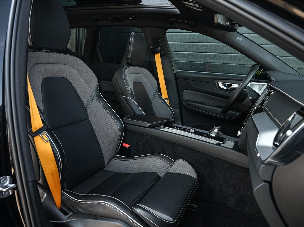 Volvo XC60 2.0 T8 Plug-in-hybrid AWD Polestar Engineered | N, Auto's, Gebruikt, 1969 cc, 138 €/maand, Zwart