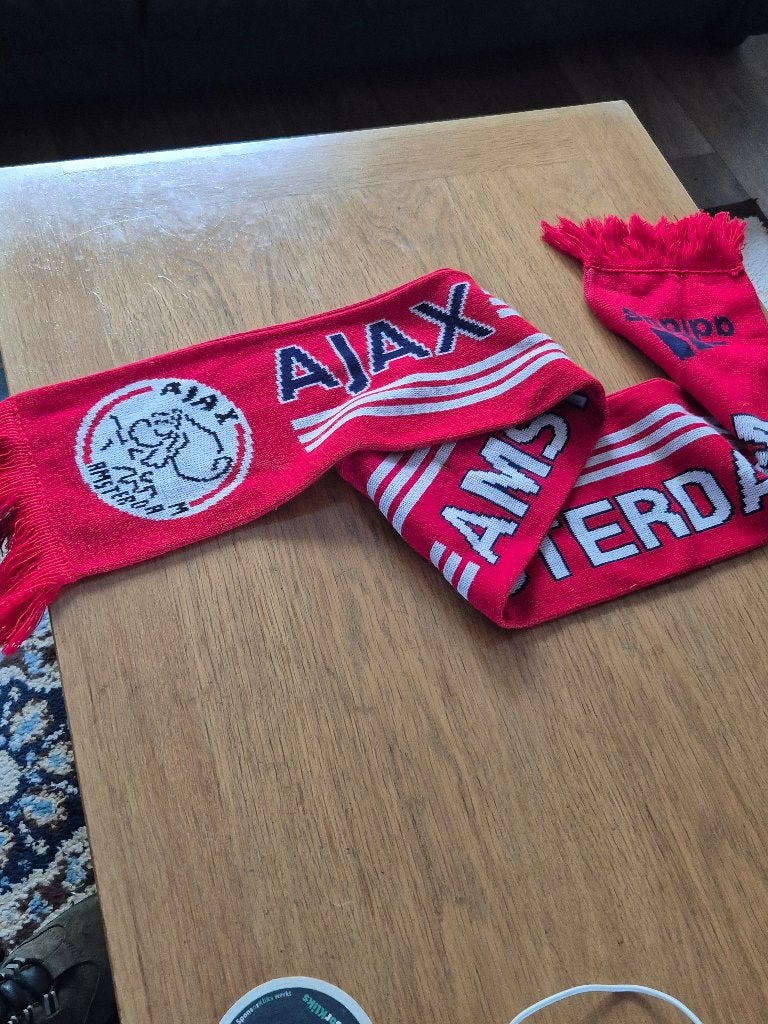 Te koop ajax sjaal, Ophalen of Verzenden, Zo goed als nieuw, Buitenlandse clubs, Vaantje of Sjaal