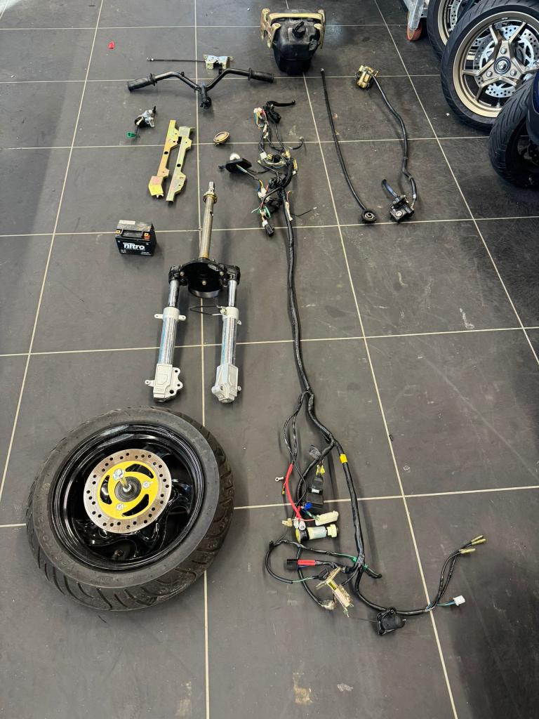 TGB 303 onderdelen, Fietsen en Brommers, Gebruikt, Niet ingevuld, Ophalen of Verzenden, Niet ingevuld