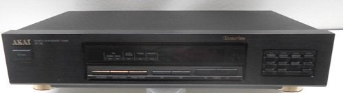 Akai Quartz-Synthesizer tuner AT-26 zwart, als nieuw., Ophalen of Verzenden, Zo goed als nieuw