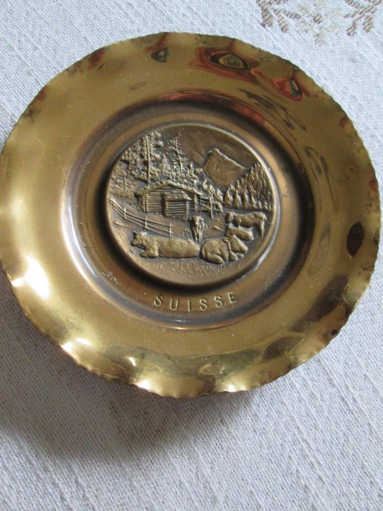 fraai koperen bordje Zwitserland ,diameter 13 cm, Ophalen of Verzenden, Koper