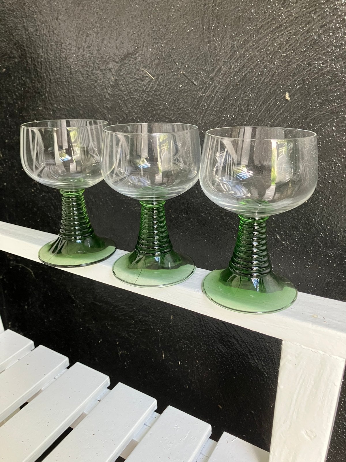 Drie 3 wijnglas wijnglazen roemer groen vintage stijl, Ophalen of Verzenden, Gebruikt, Overige typen