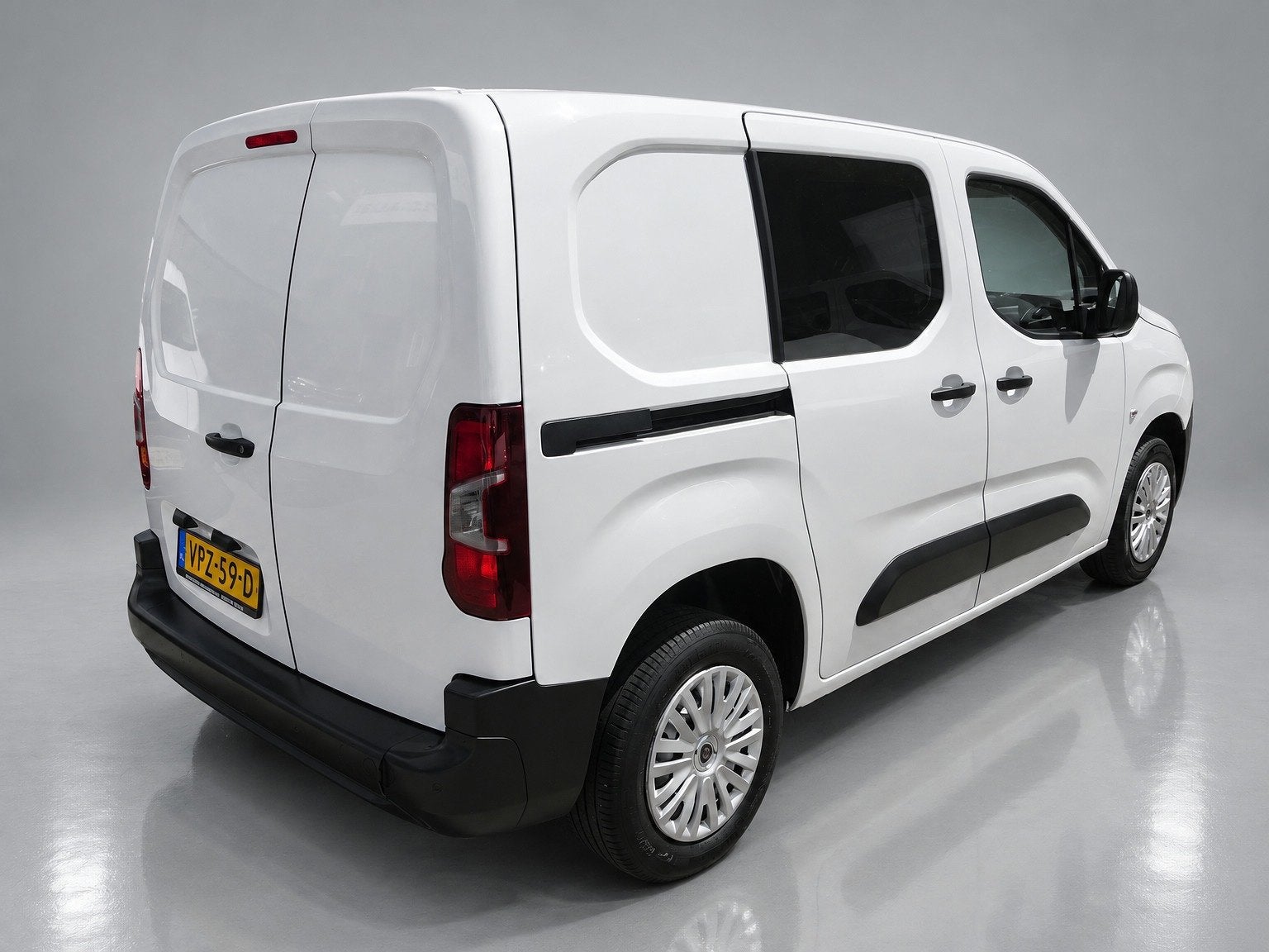 Peugeot Partner 1.2 PureTech Pro BENZINE AIRCO NAVI CRUISE C, Auto's, Voorwielaandrijving, Dealer onderhouden, Gebruikt, 1199 cc